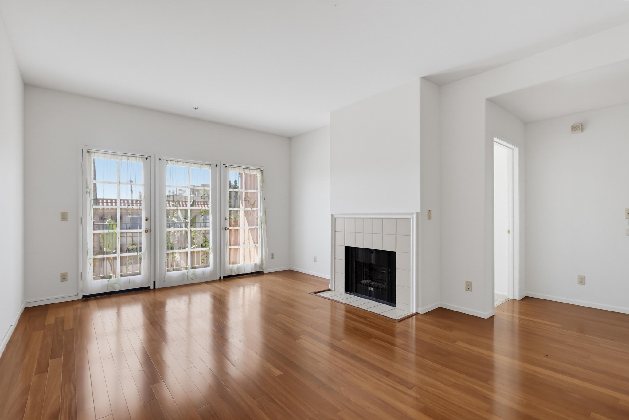 Virtual tour photo 27 of 64 for 1522 S Saltair Ave