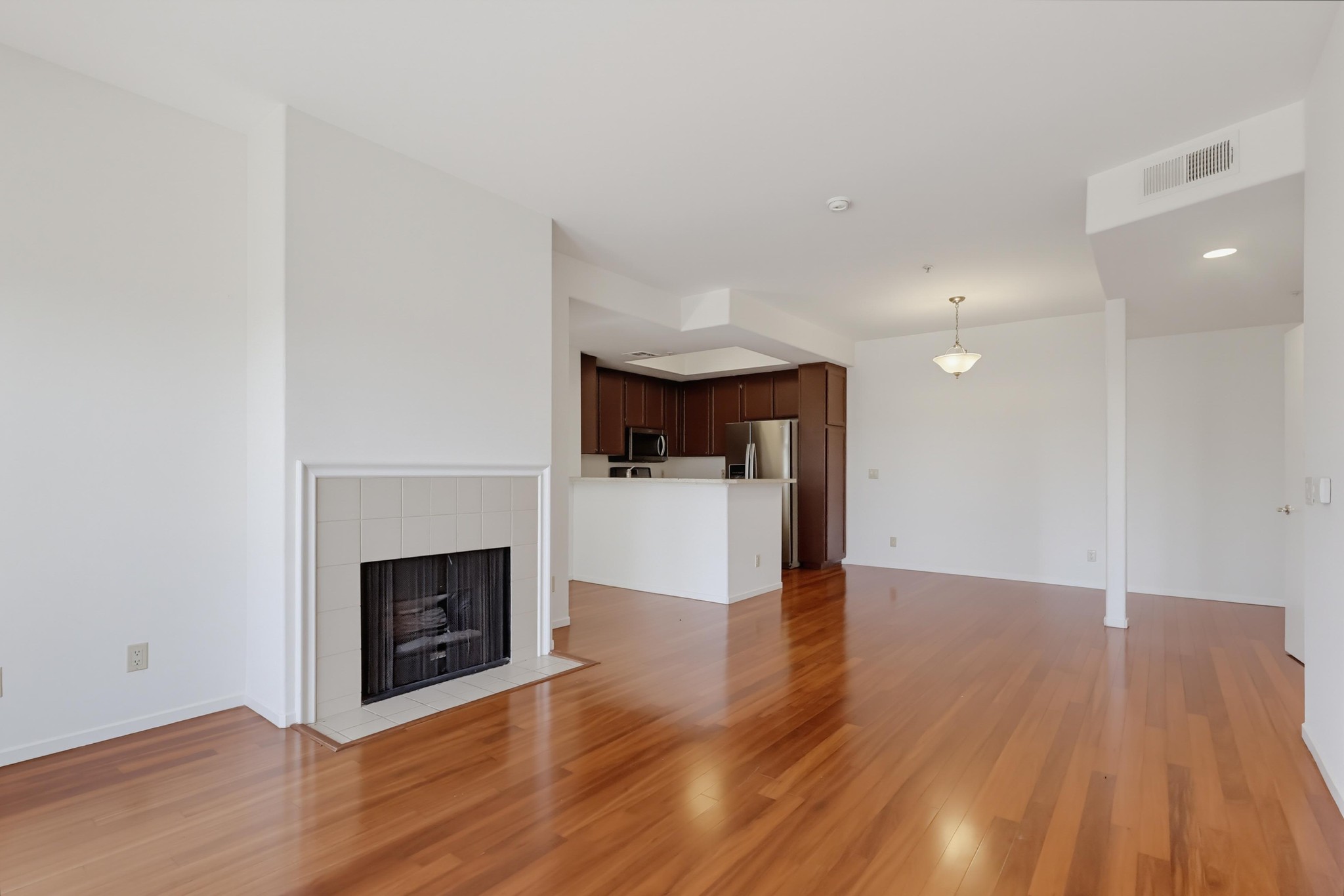 Virtual tour photo 28 of 64 for 1522 S Saltair Ave