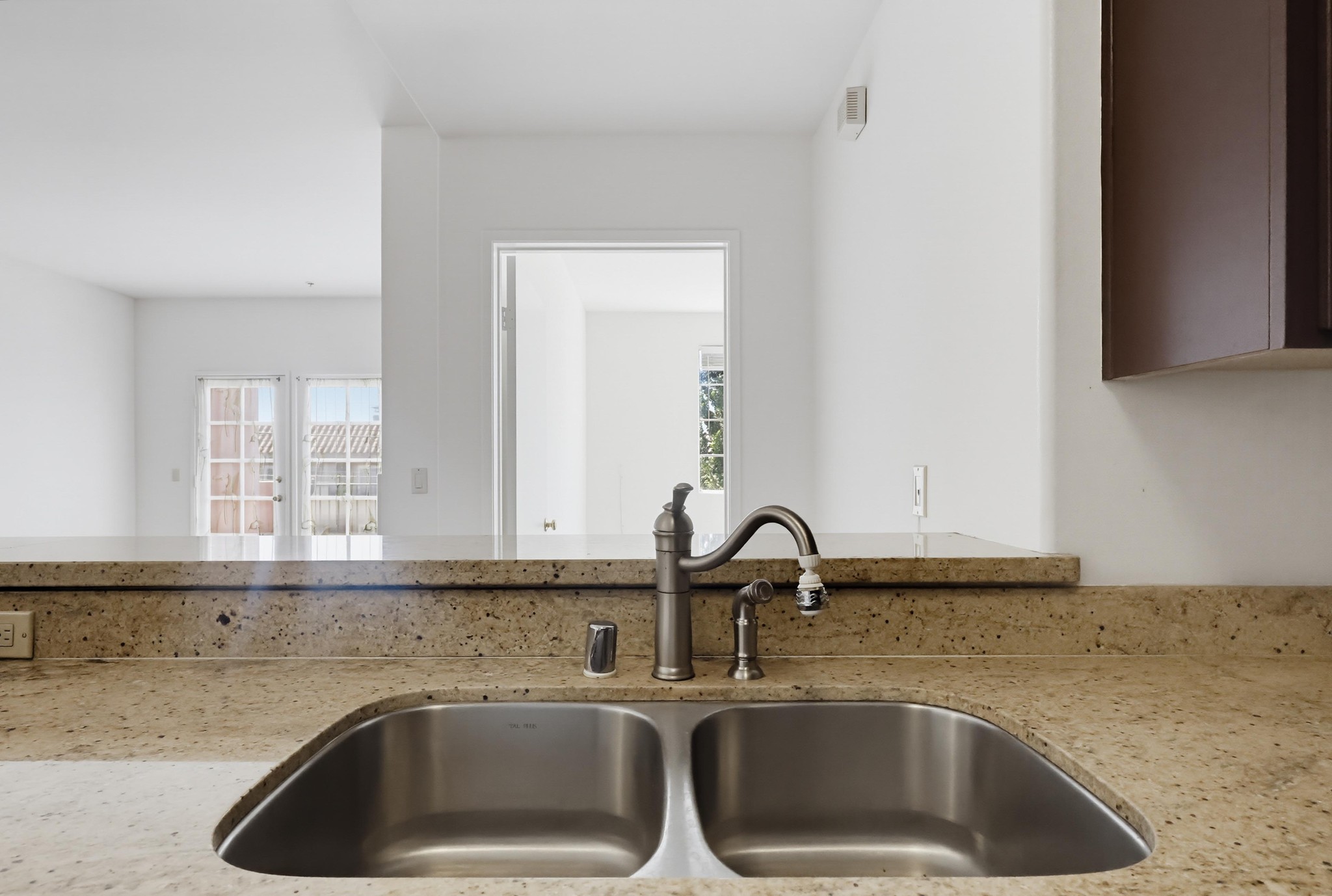 Virtual tour photo 34 of 64 for 1522 S Saltair Ave
