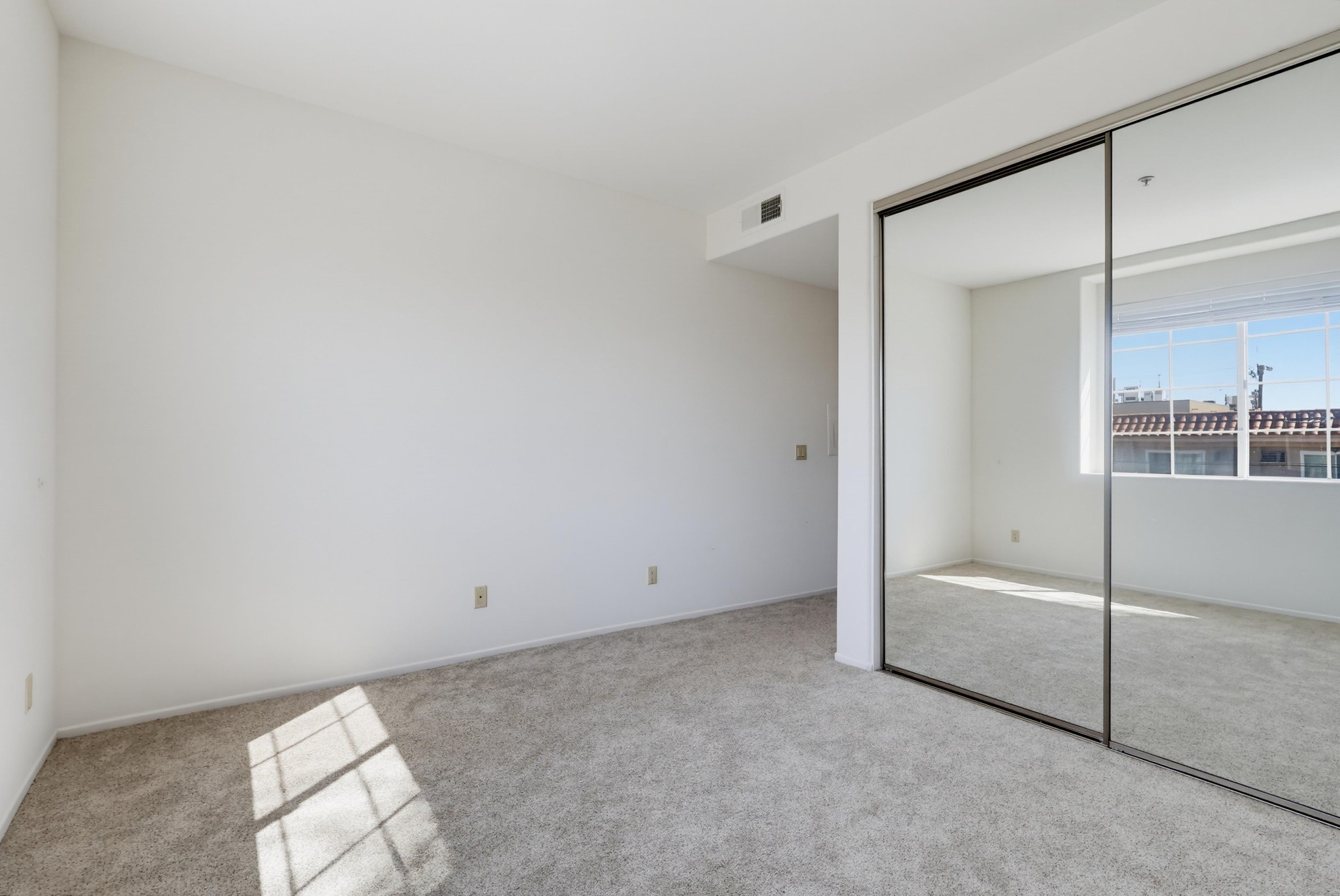 Virtual tour photo 45 of 64 for 1522 S Saltair Ave