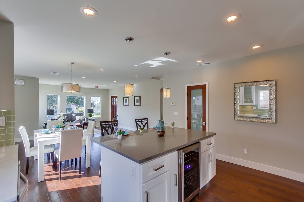Virtual tour photo 19 of 46 for 1523 Grove Street
