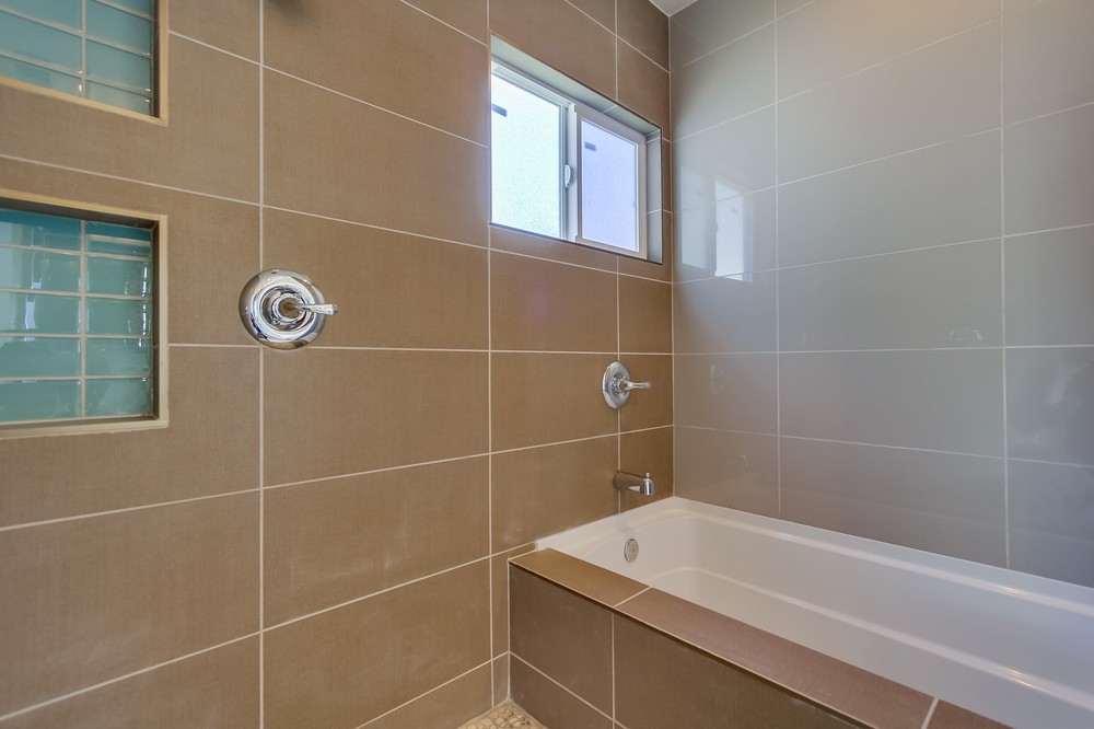 Virtual tour photo 28 of 46 for 1523 Grove Street