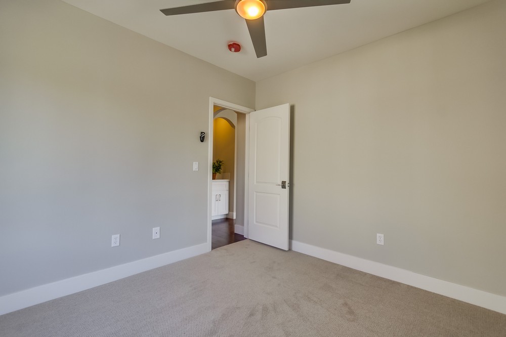 Virtual tour photo 34 of 46 for 1523 Grove Street