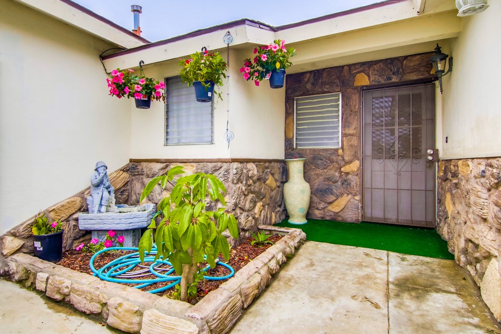Virtual tour photo 6 of 47 for 1523 Ionian St