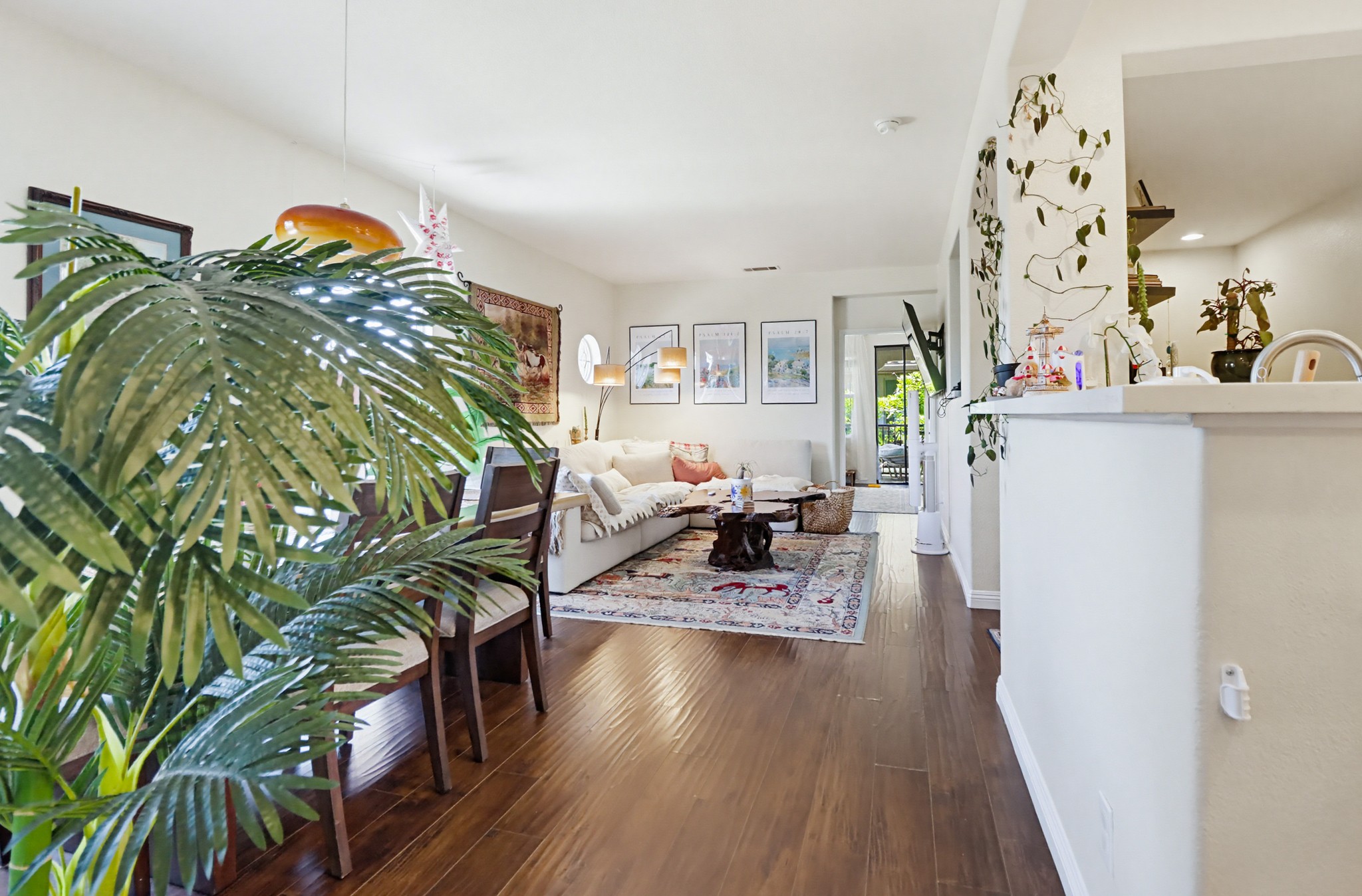 Virtual tour photo 11 of 31 for 1523 Laurel Grove Dr Unit 1