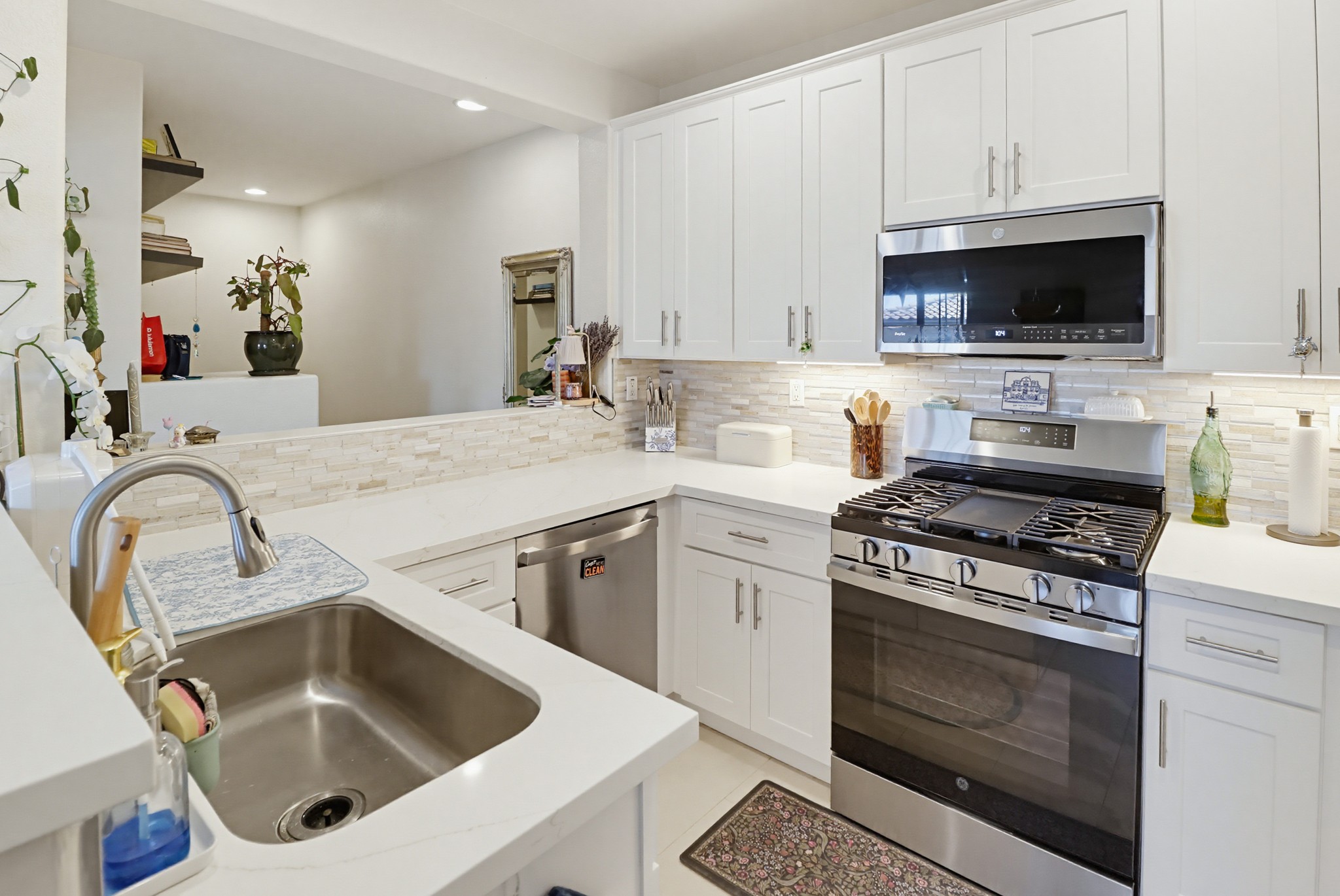 Virtual tour photo 13 of 31 for 1523 Laurel Grove Dr Unit 1