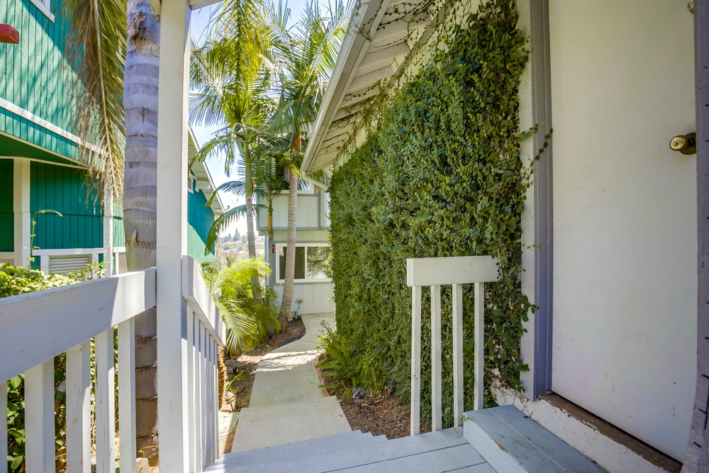 Virtual tour photo 5 of 49 for 1525 Gregory St