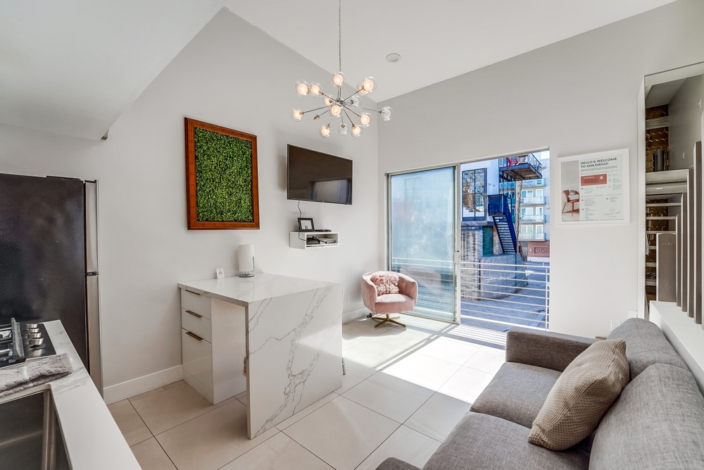 Virtual tour photo 10 of 77 for 1525 Kettner Blvd
