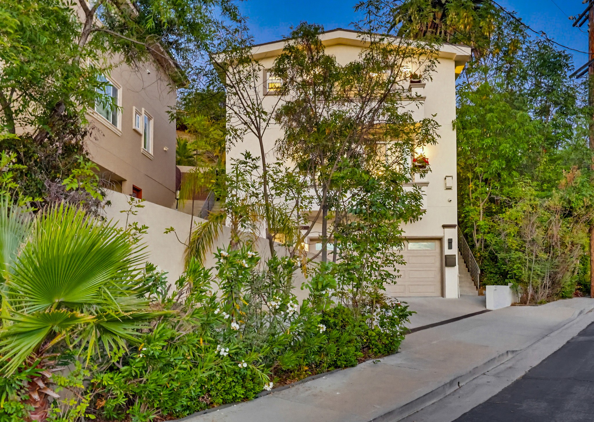 Virtual tour photo 4 of 136 for 1526 Parmer Ave