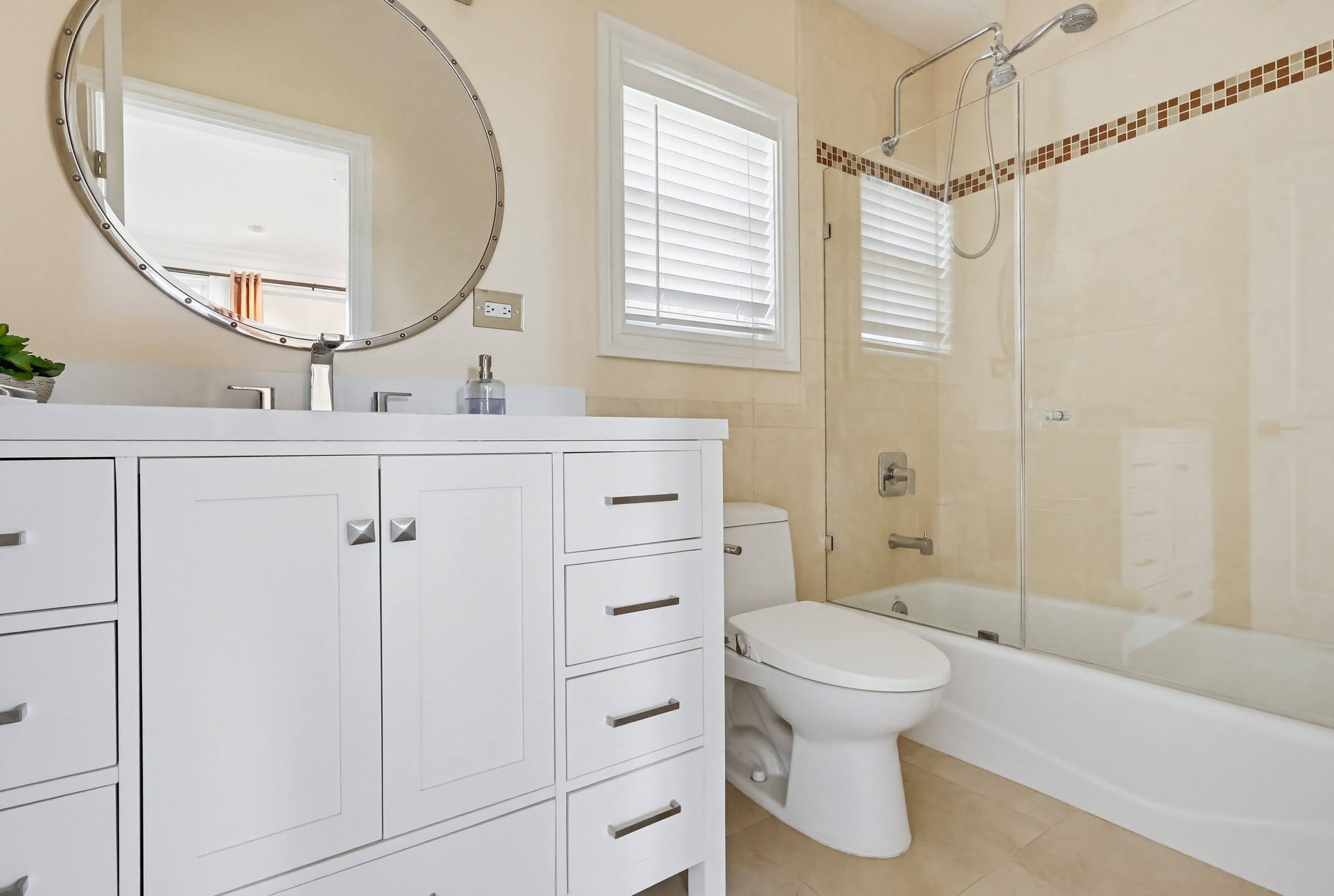 Virtual tour photo 90 of 136 for 1526 Parmer Ave