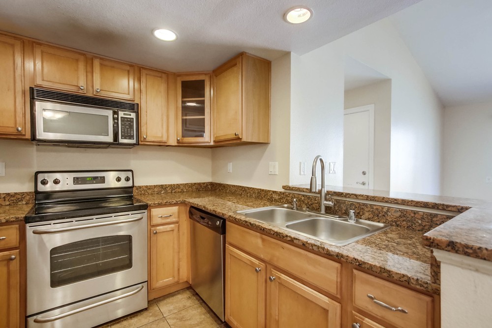 Virtual tour photo 13 of 29 for 15263 Maturin Dr