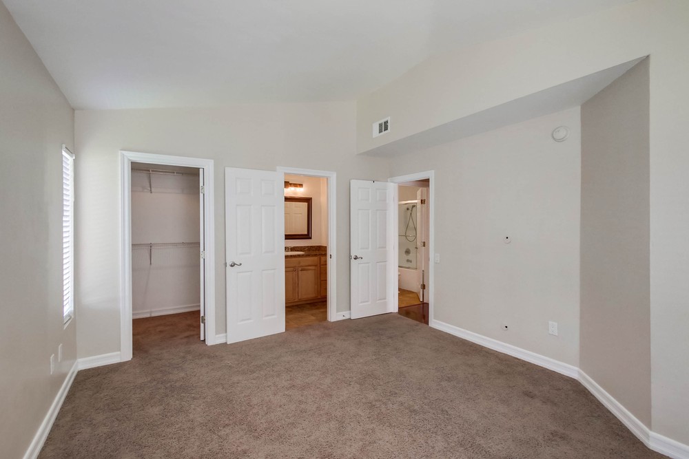 Virtual tour photo 21 of 29 for 15263 Maturin Dr