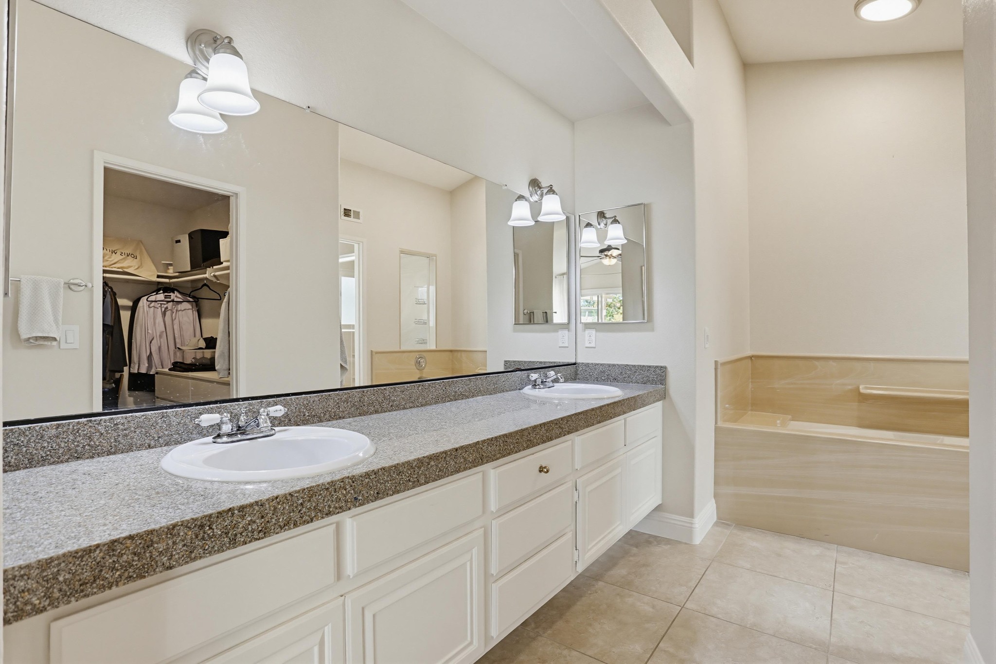 Virtual tour photo 23 of 36 for 15264 Avenida Rorras