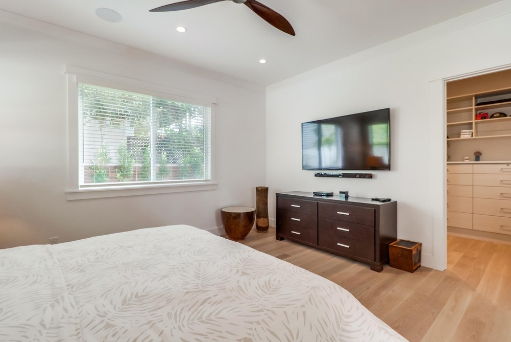 Virtual tour photo 40 of 80 for 1527 Monmouth Dr