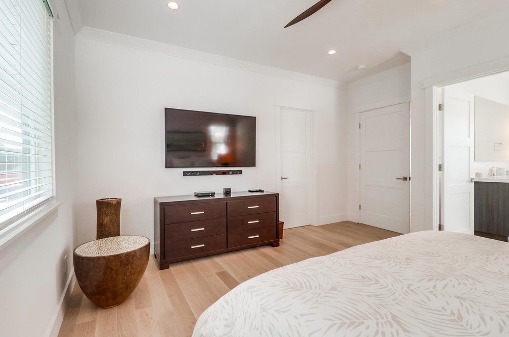 Virtual tour photo 41 of 80 for 1527 Monmouth Dr