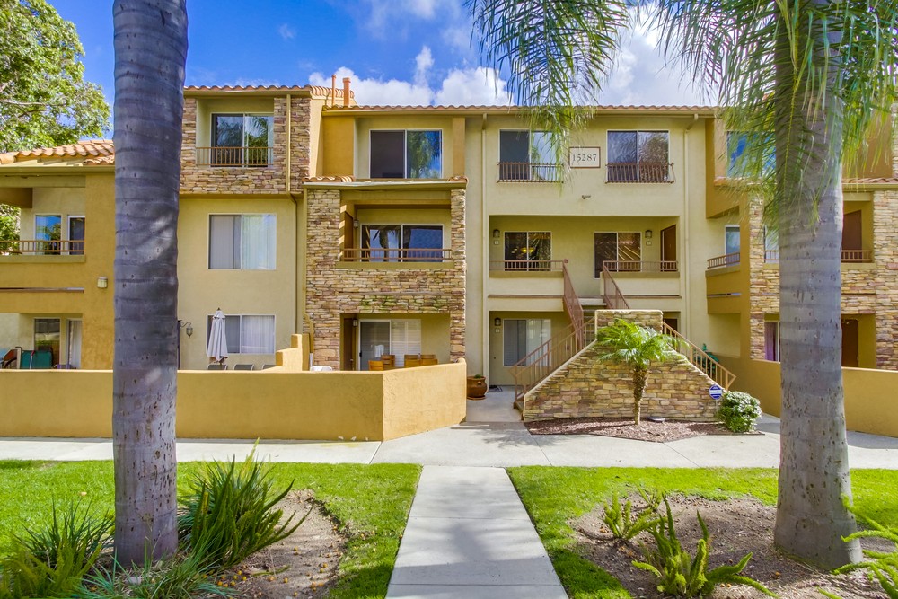 Virtual tour photo 1 of 34 for 15287 Maturin Dr #85