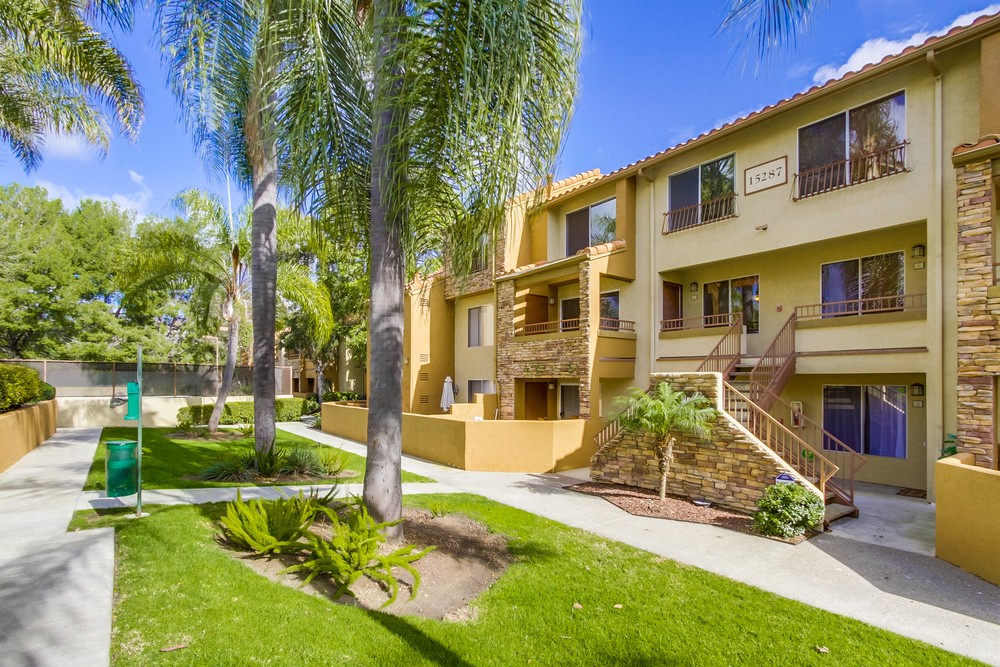 Virtual tour photo 3 of 34 for 15287 Maturin Dr #85