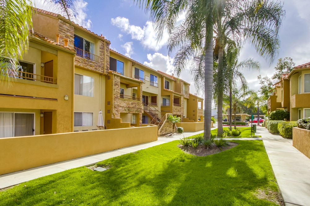 Virtual tour photo 4 of 34 for 15287 Maturin Dr #85