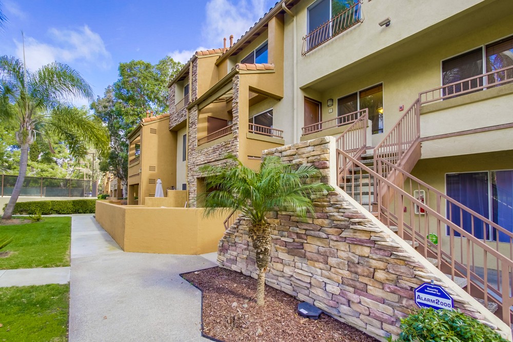 Virtual tour photo 5 of 34 for 15287 Maturin Dr #85