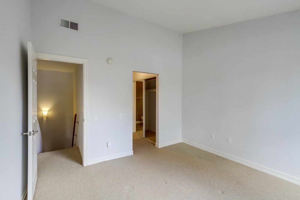 Virtual tour photo 23 of 34 for 15287 Maturin Dr #85
