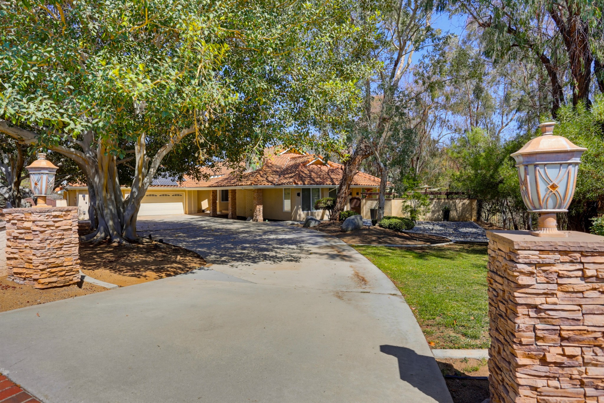 Virtual tour photo 1 of 52 for 15311 Crestview Ct