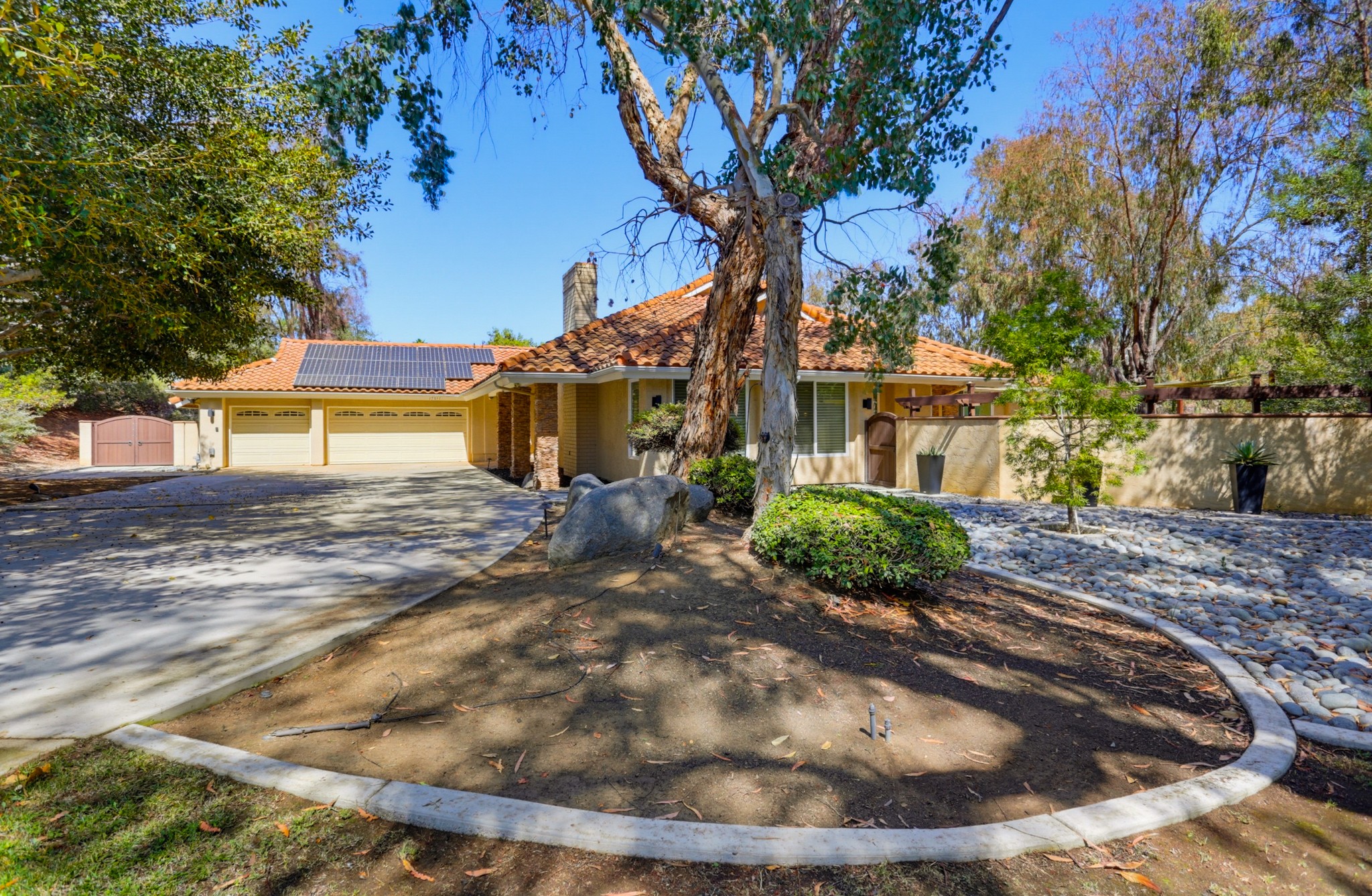 Virtual tour photo 3 of 52 for 15311 Crestview Ct