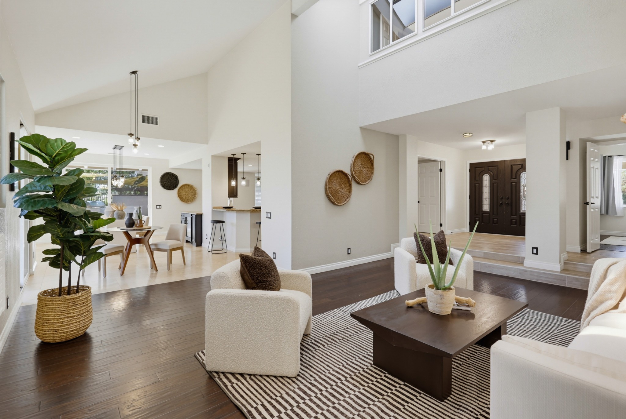 Virtual tour photo 7 of 52 for 15311 Crestview Ct