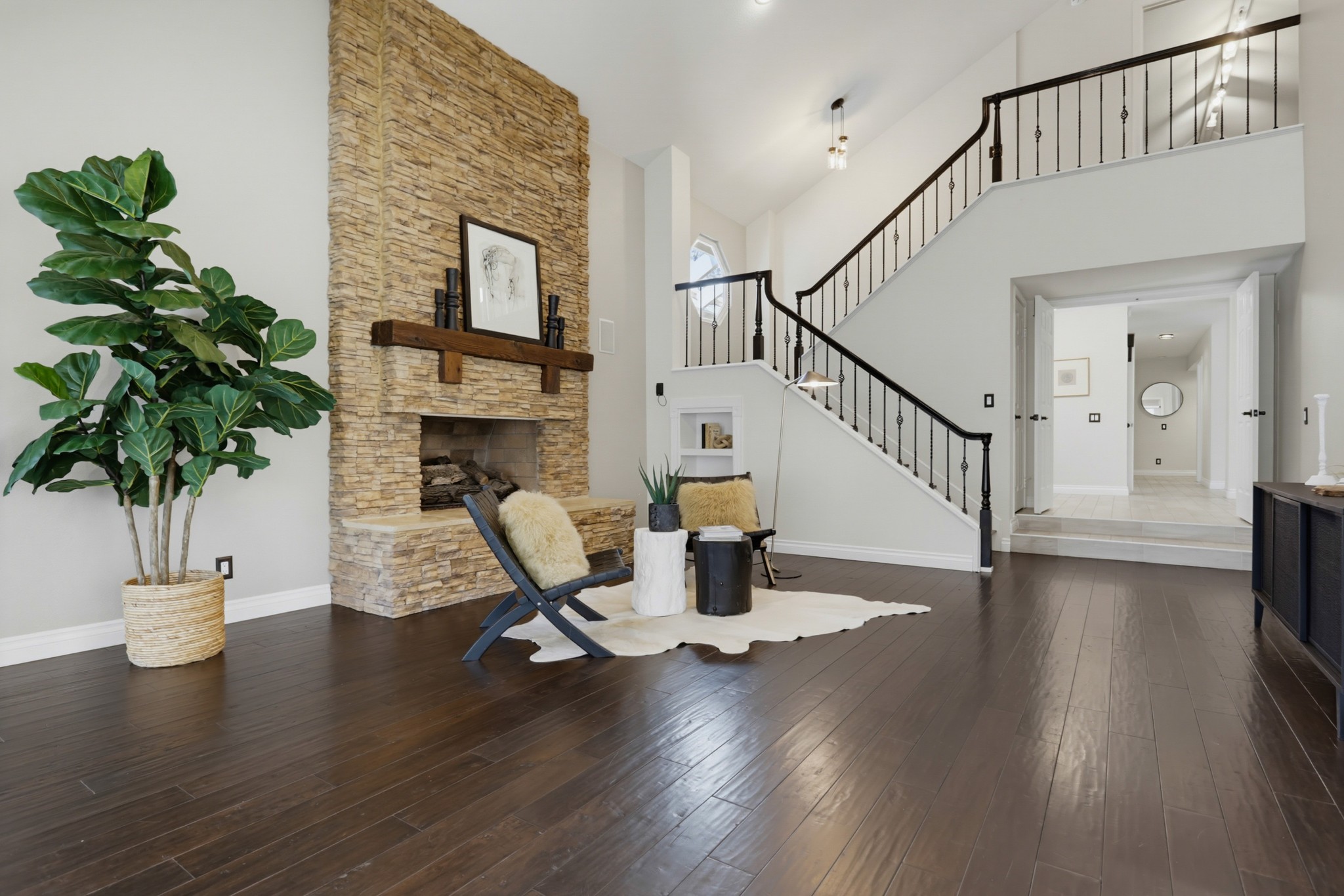 Virtual tour photo 18 of 52 for 15311 Crestview Ct
