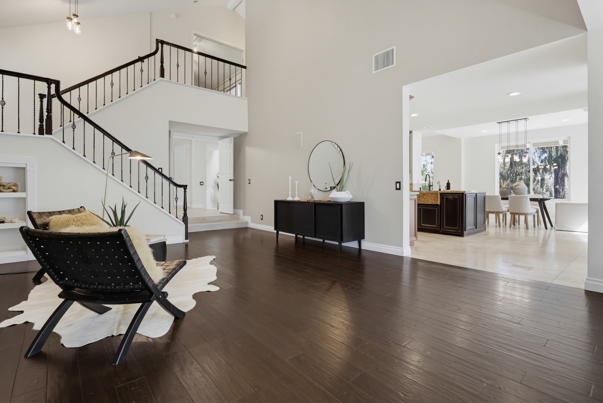 Virtual tour photo 19 of 52 for 15311 Crestview Ct