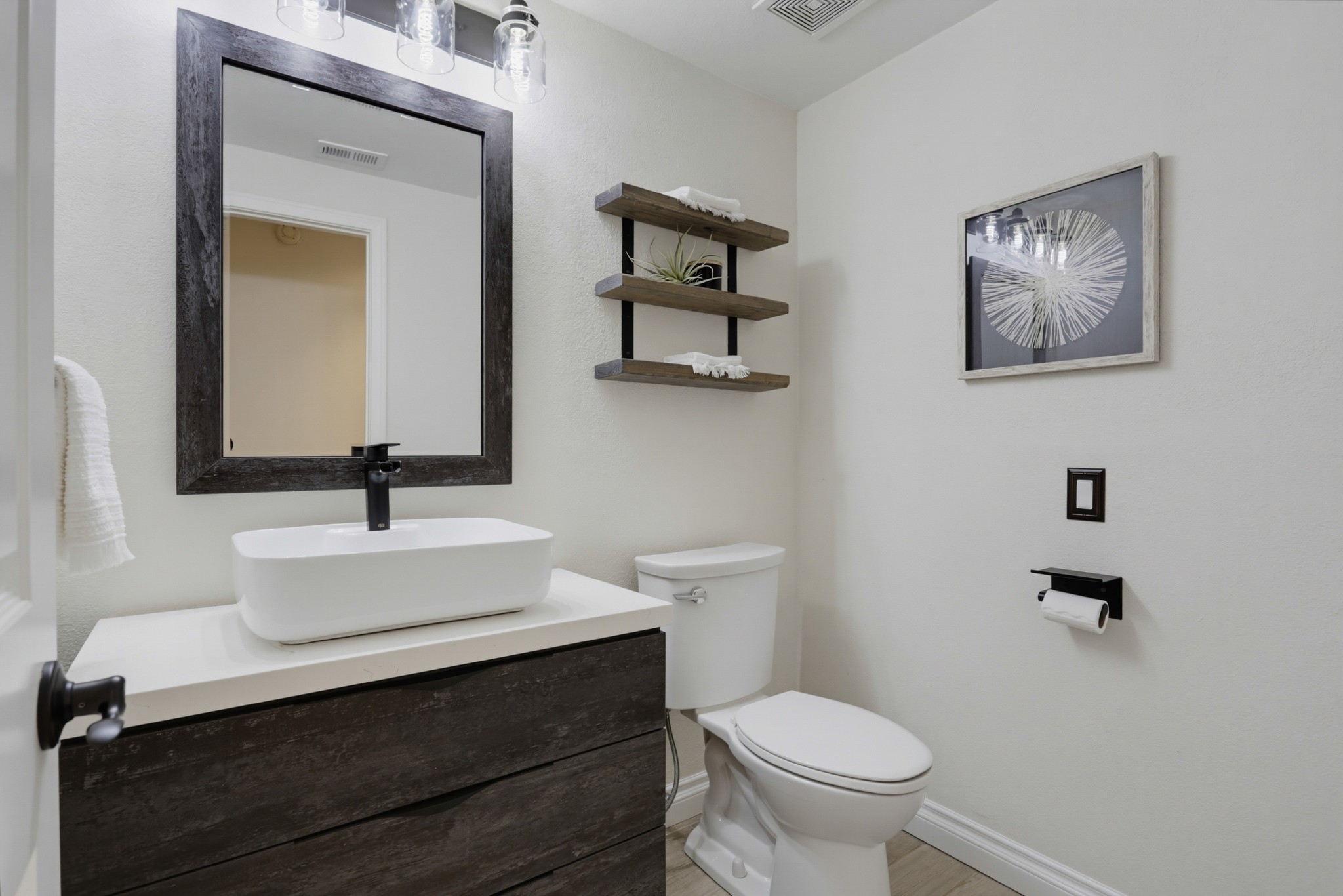 Virtual tour photo 23 of 52 for 15311 Crestview Ct