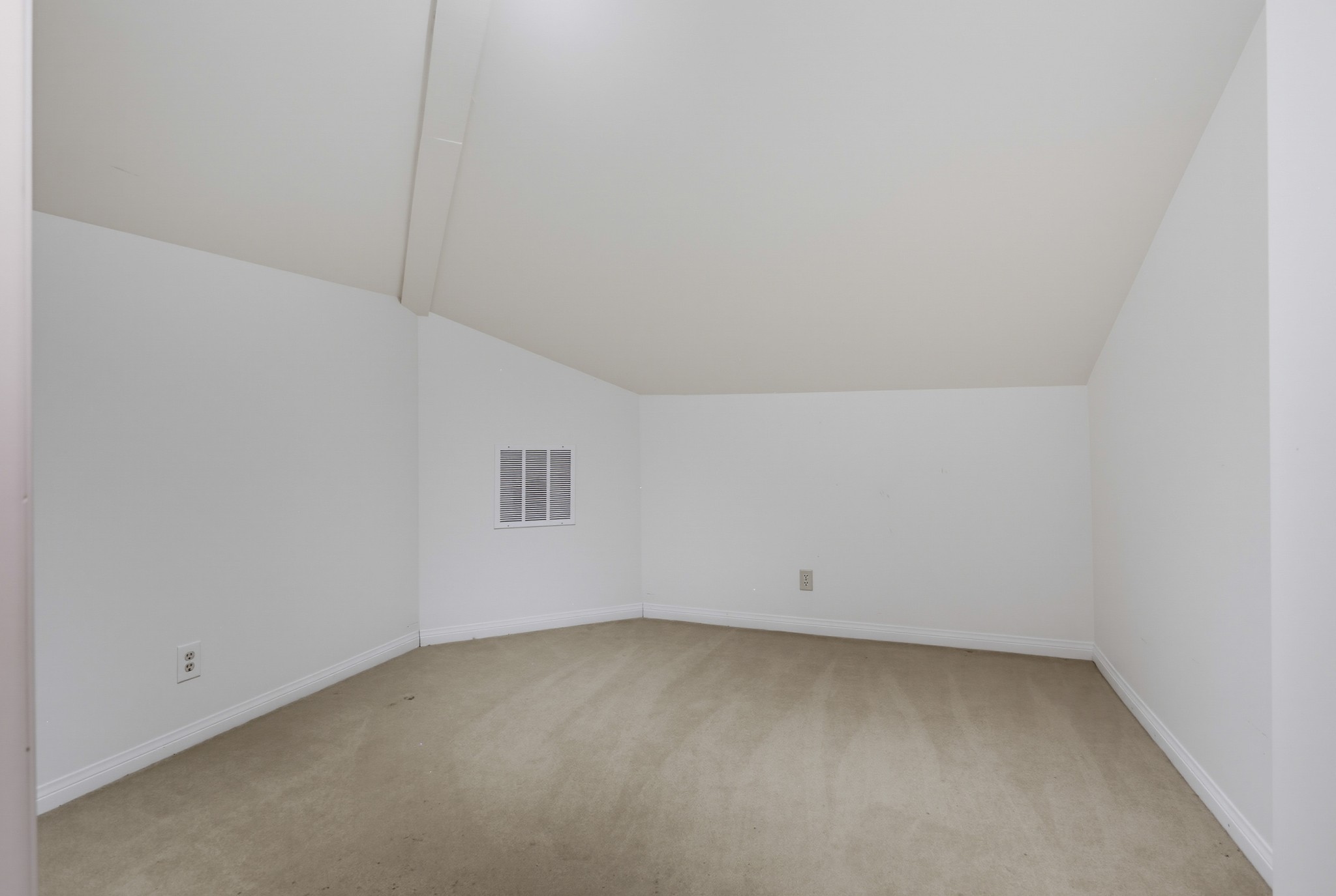 Virtual tour photo 27 of 52 for 15311 Crestview Ct