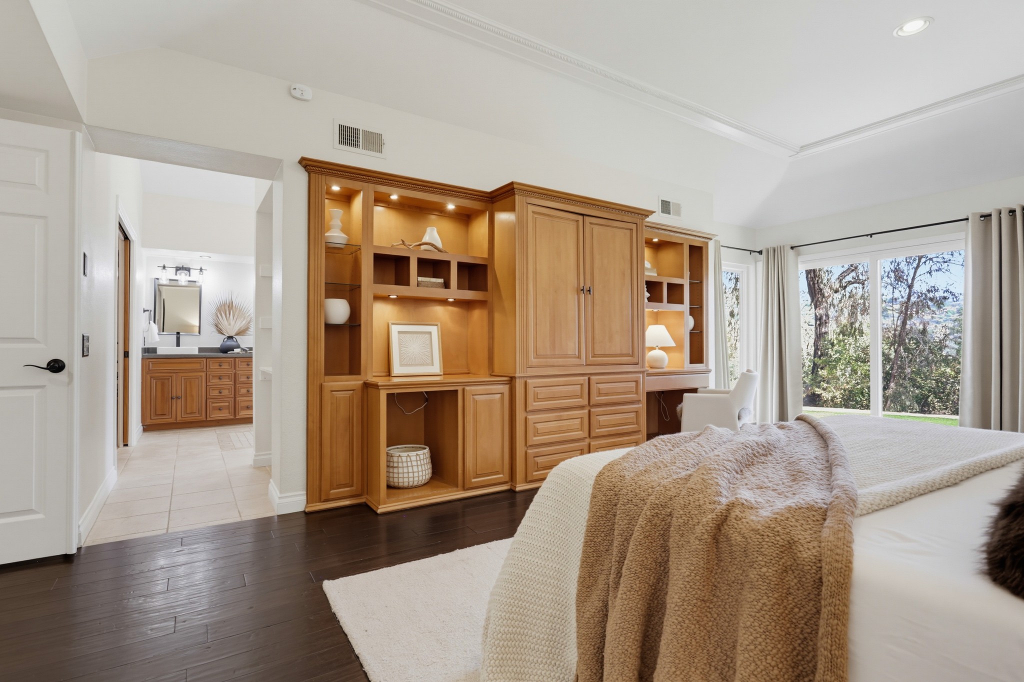 Virtual tour photo 30 of 52 for 15311 Crestview Ct