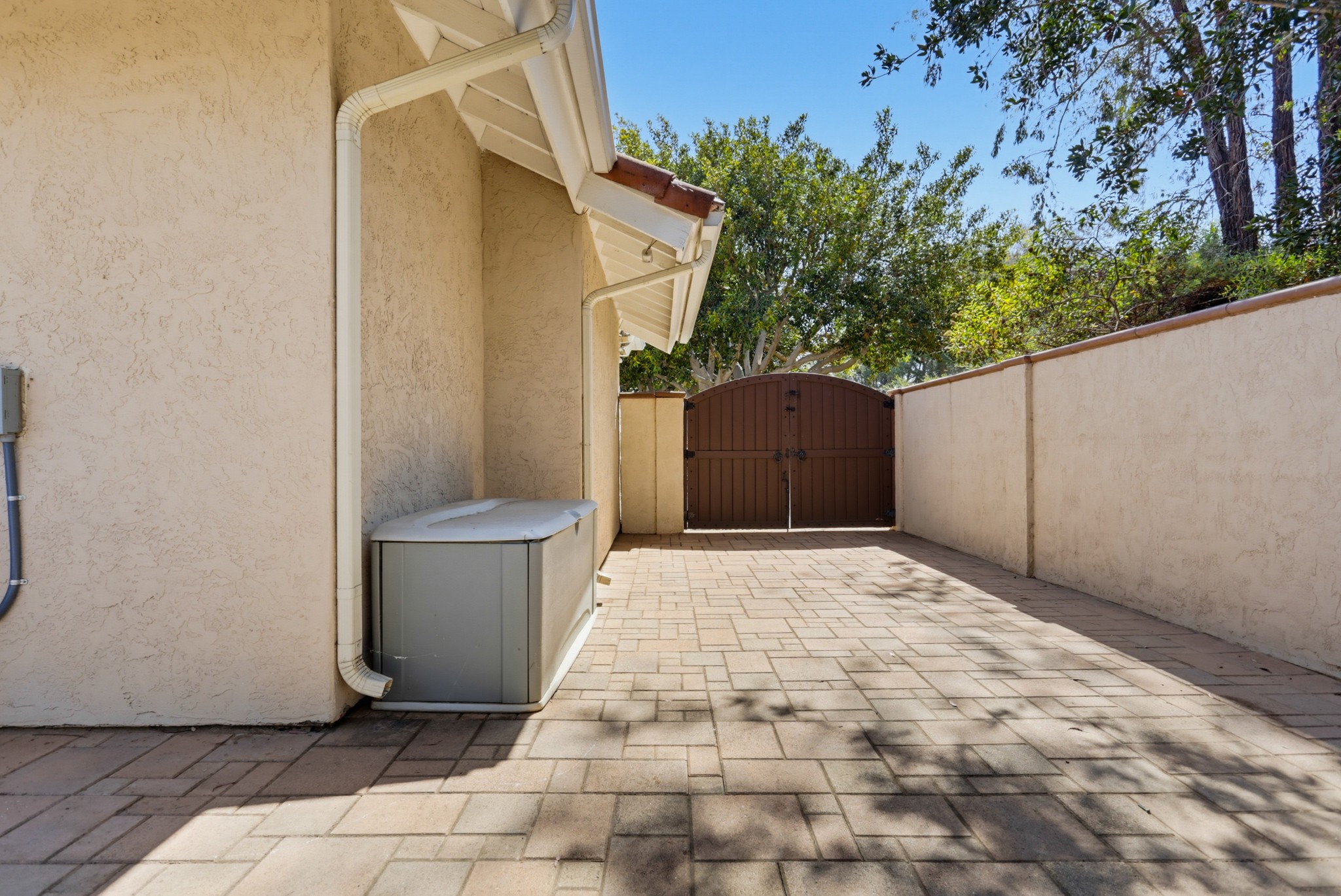 Virtual tour photo 45 of 52 for 15311 Crestview Ct