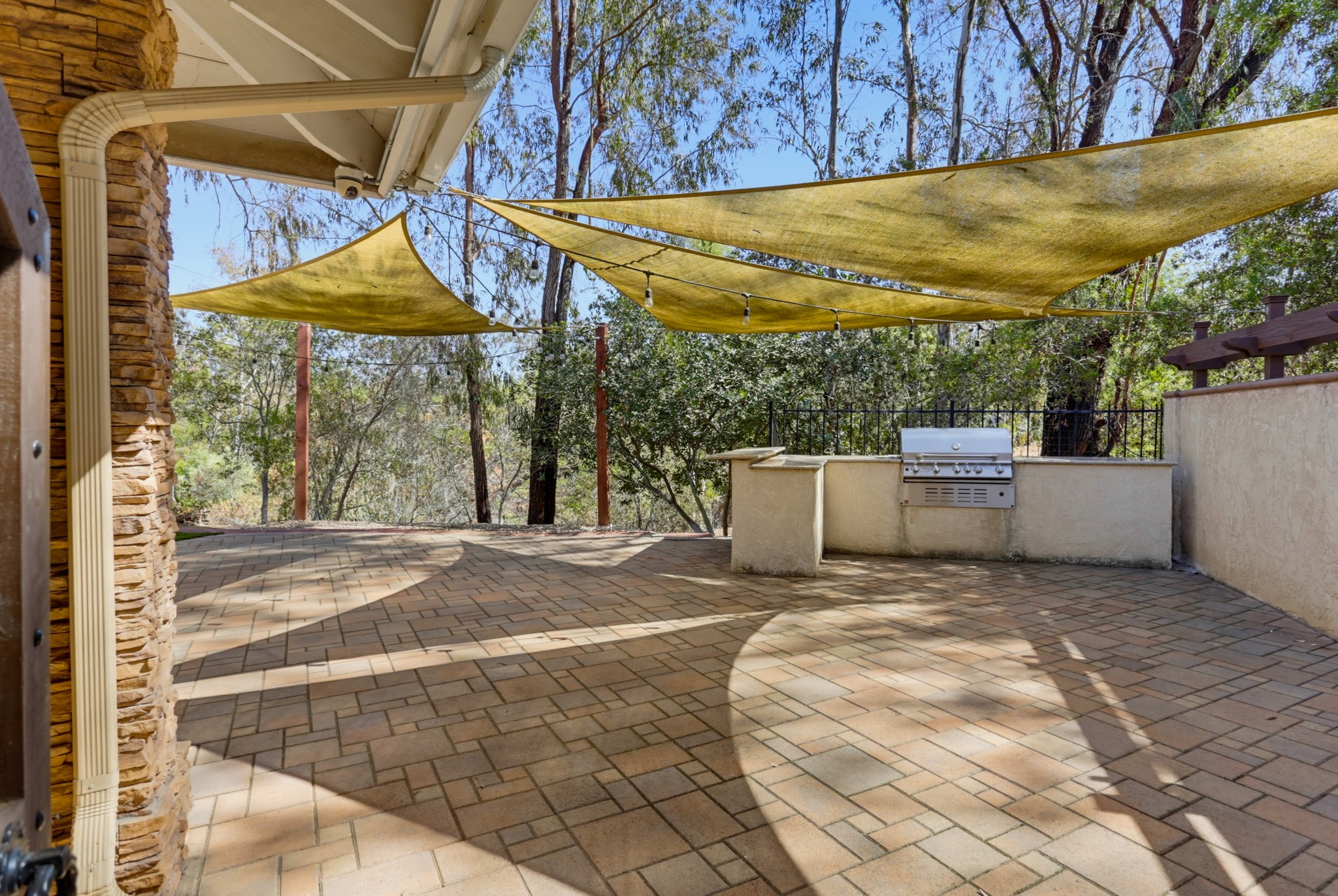 Virtual tour photo 48 of 52 for 15311 Crestview Ct
