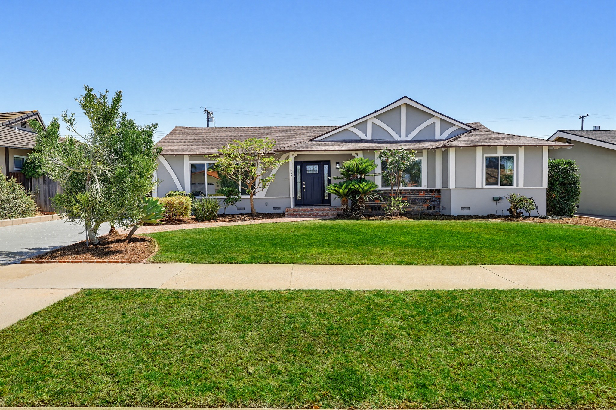 Virtual tour photo 4 of 130 for 1532 E Old Badillo St