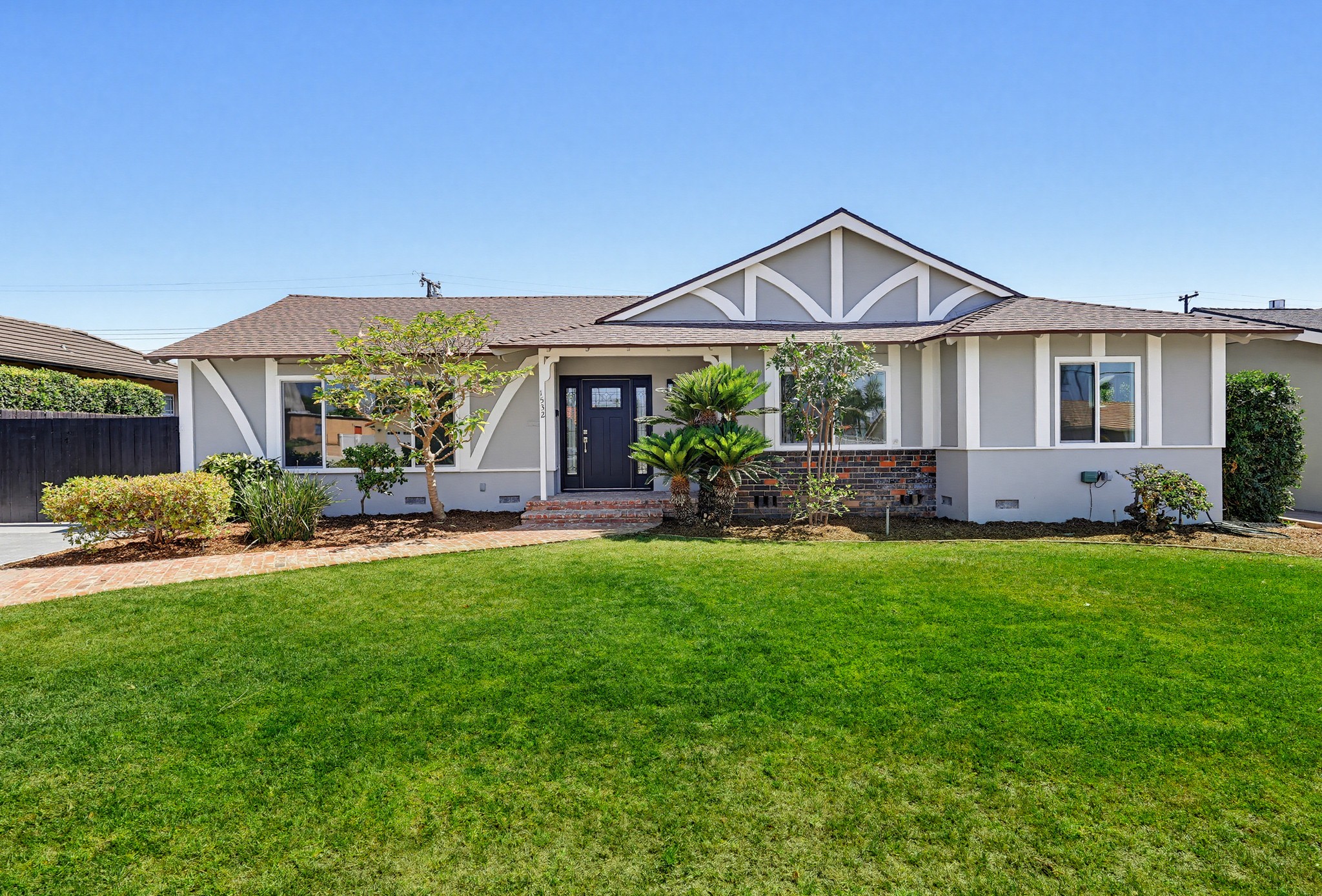Virtual tour photo 5 of 130 for 1532 E Old Badillo St