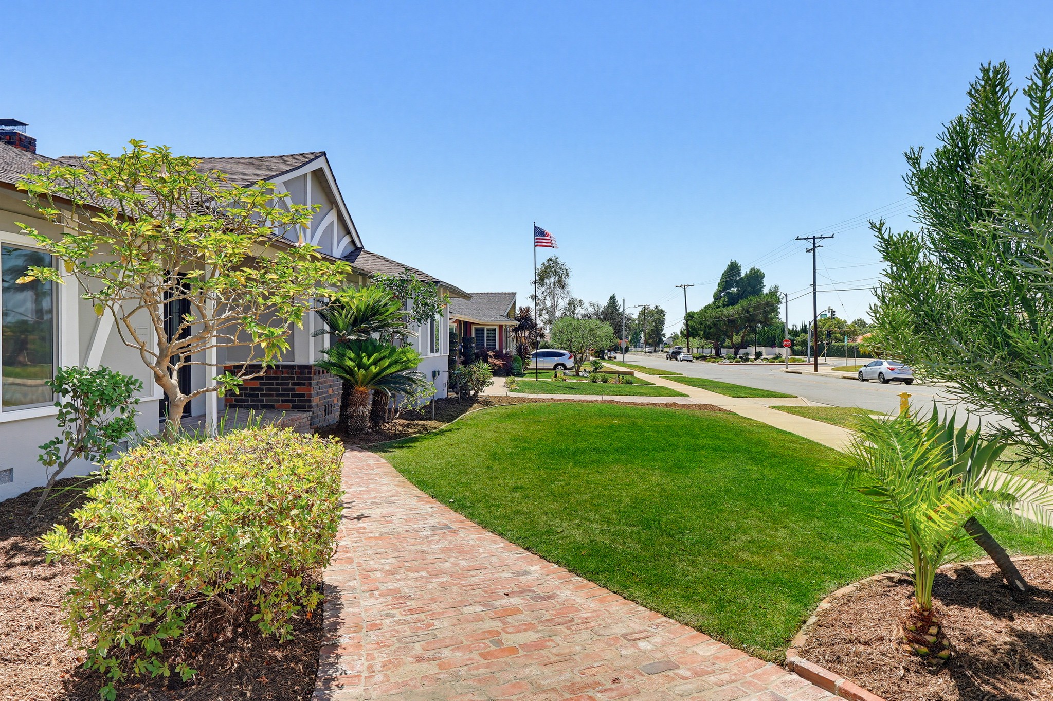 Virtual tour photo 7 of 130 for 1532 E Old Badillo St