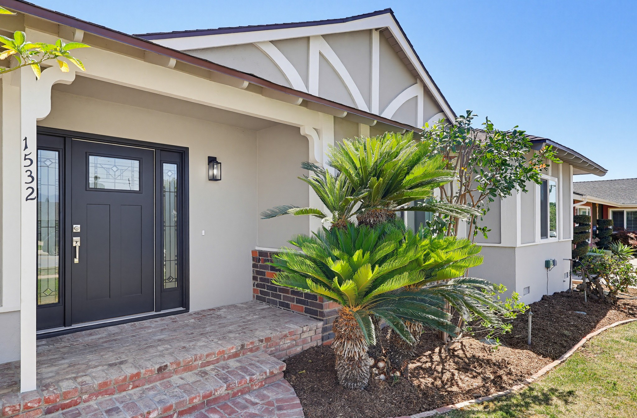Virtual tour photo 9 of 130 for 1532 E Old Badillo St
