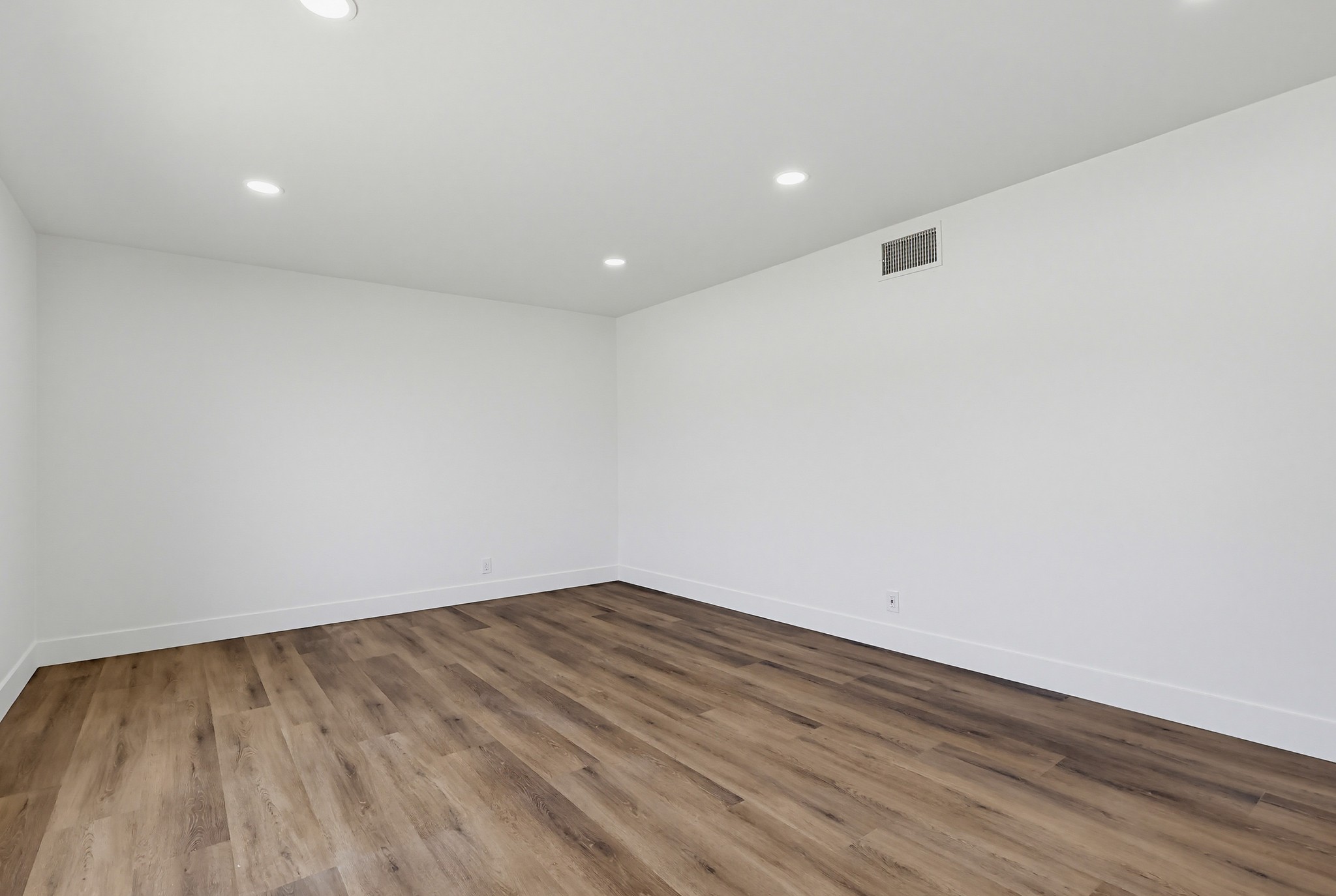 Virtual tour photo 13 of 130 for 1532 E Old Badillo St
