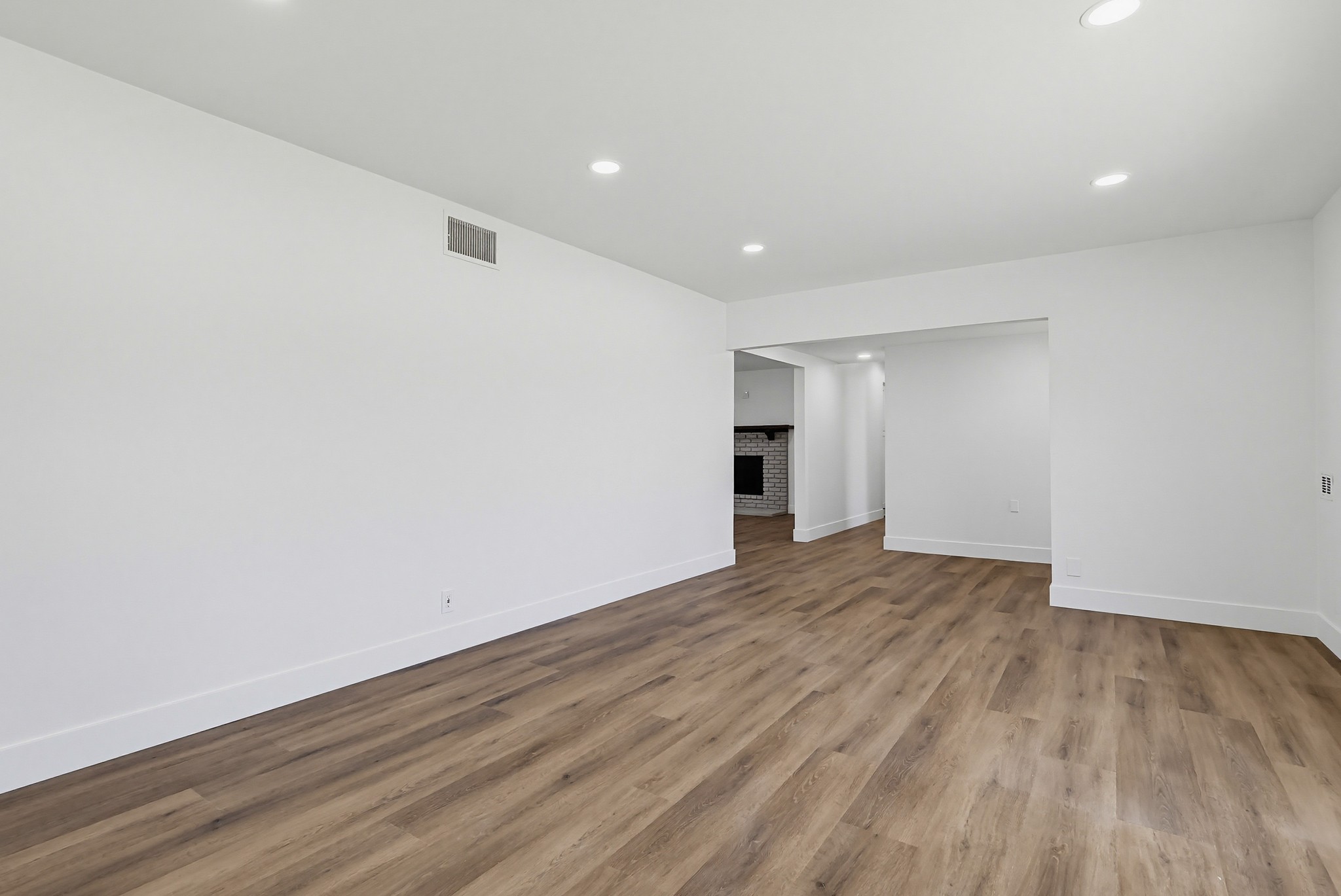 Virtual tour photo 14 of 130 for 1532 E Old Badillo St