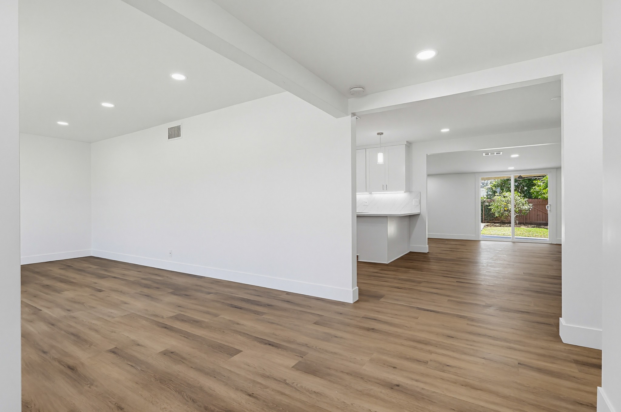 Virtual tour photo 16 of 130 for 1532 E Old Badillo St