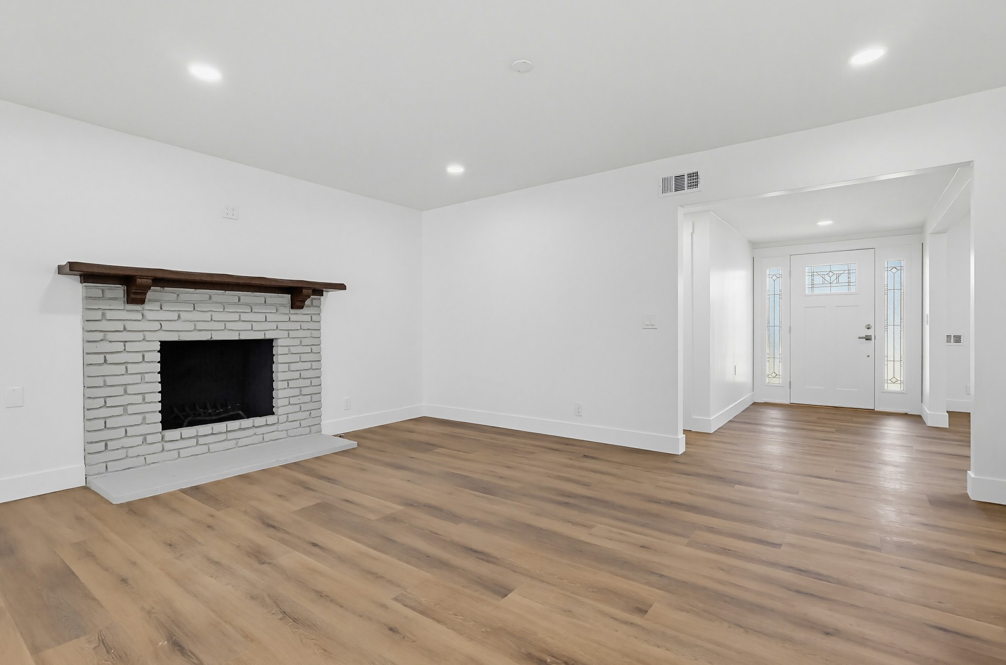 Virtual tour photo 20 of 130 for 1532 E Old Badillo St