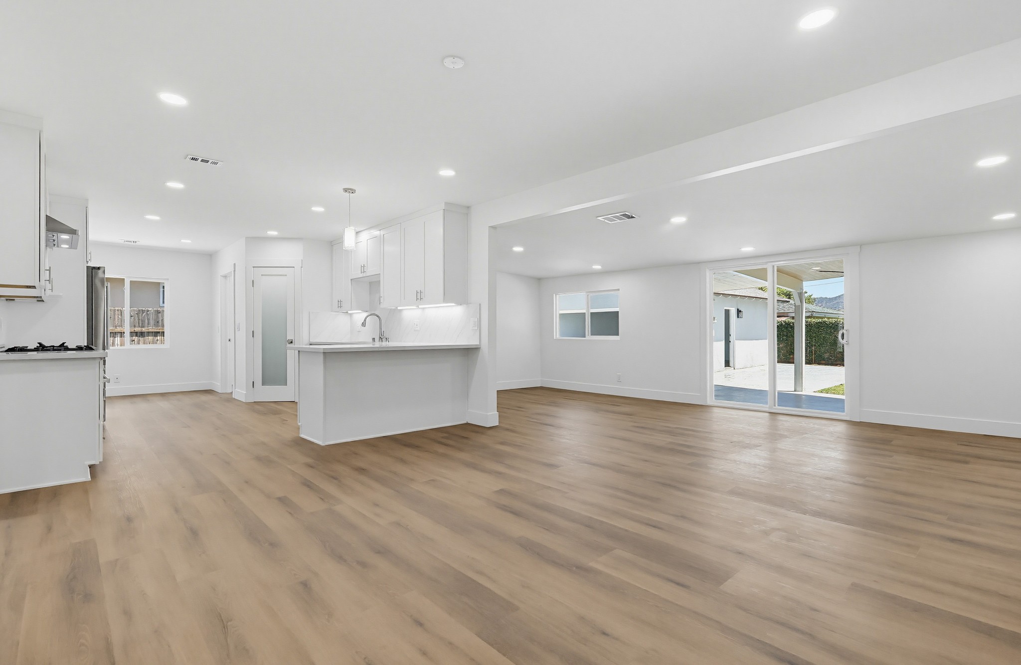 Virtual tour photo 24 of 130 for 1532 E Old Badillo St