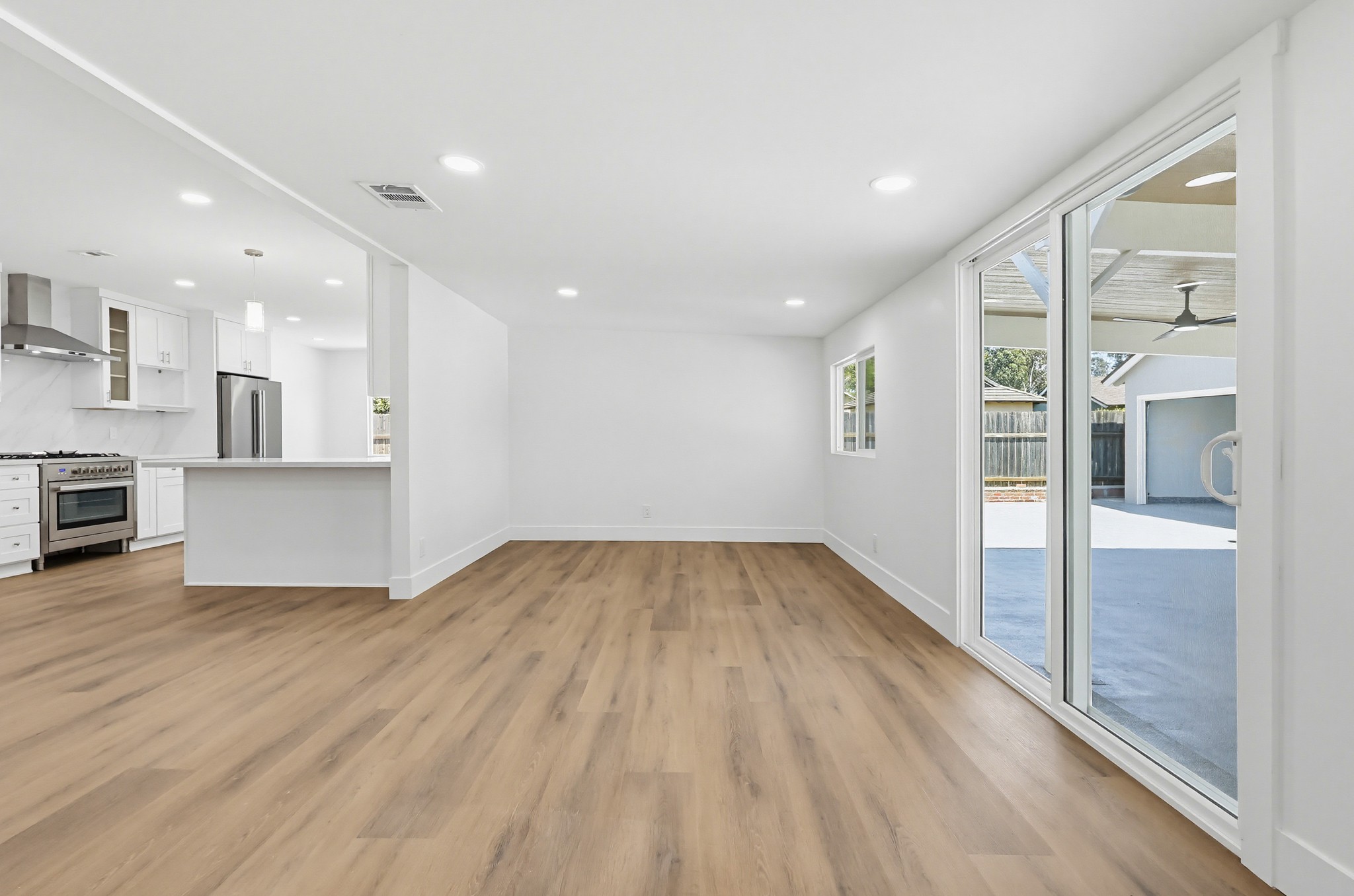 Virtual tour photo 27 of 130 for 1532 E Old Badillo St