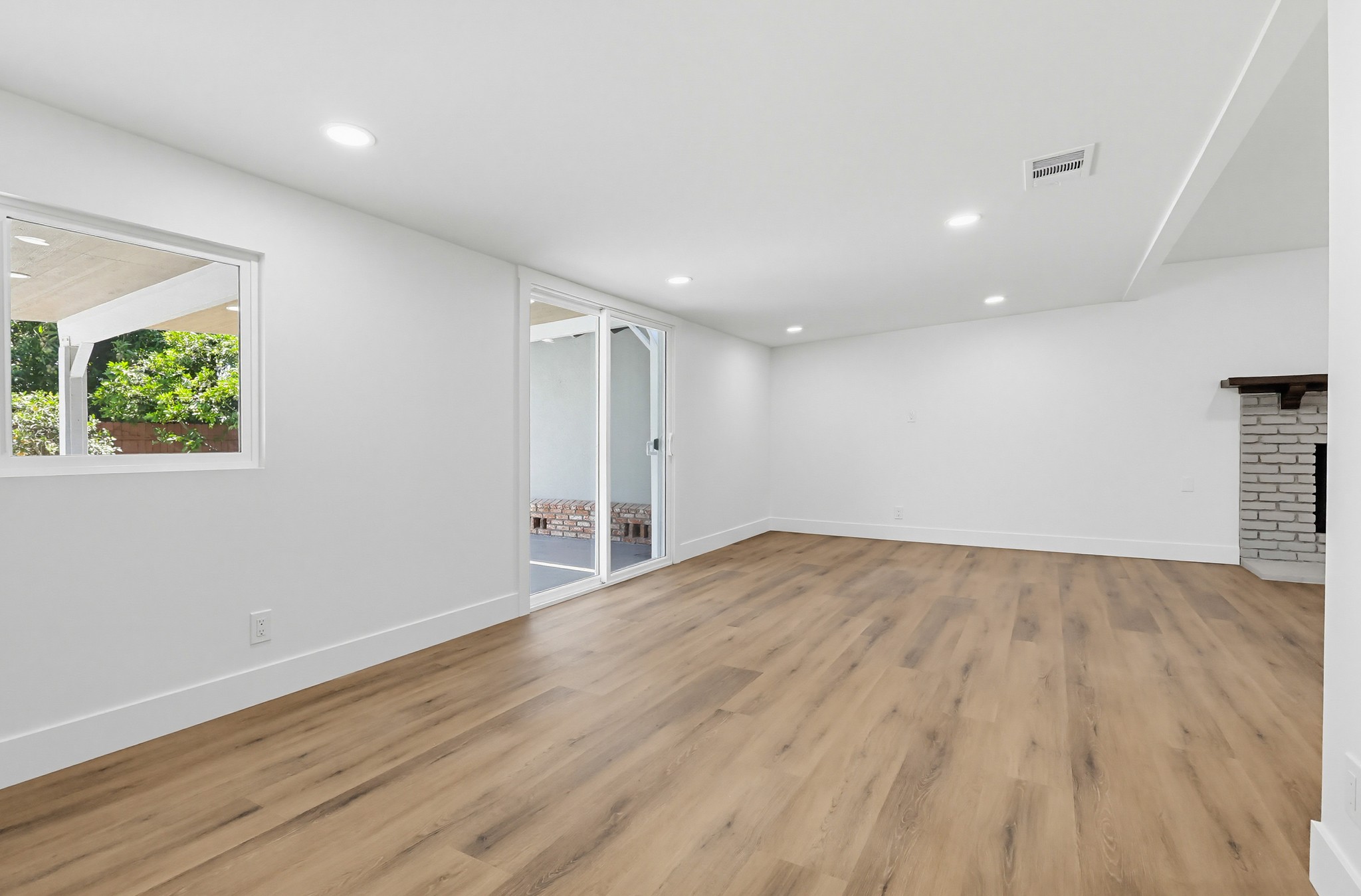 Virtual tour photo 29 of 130 for 1532 E Old Badillo St