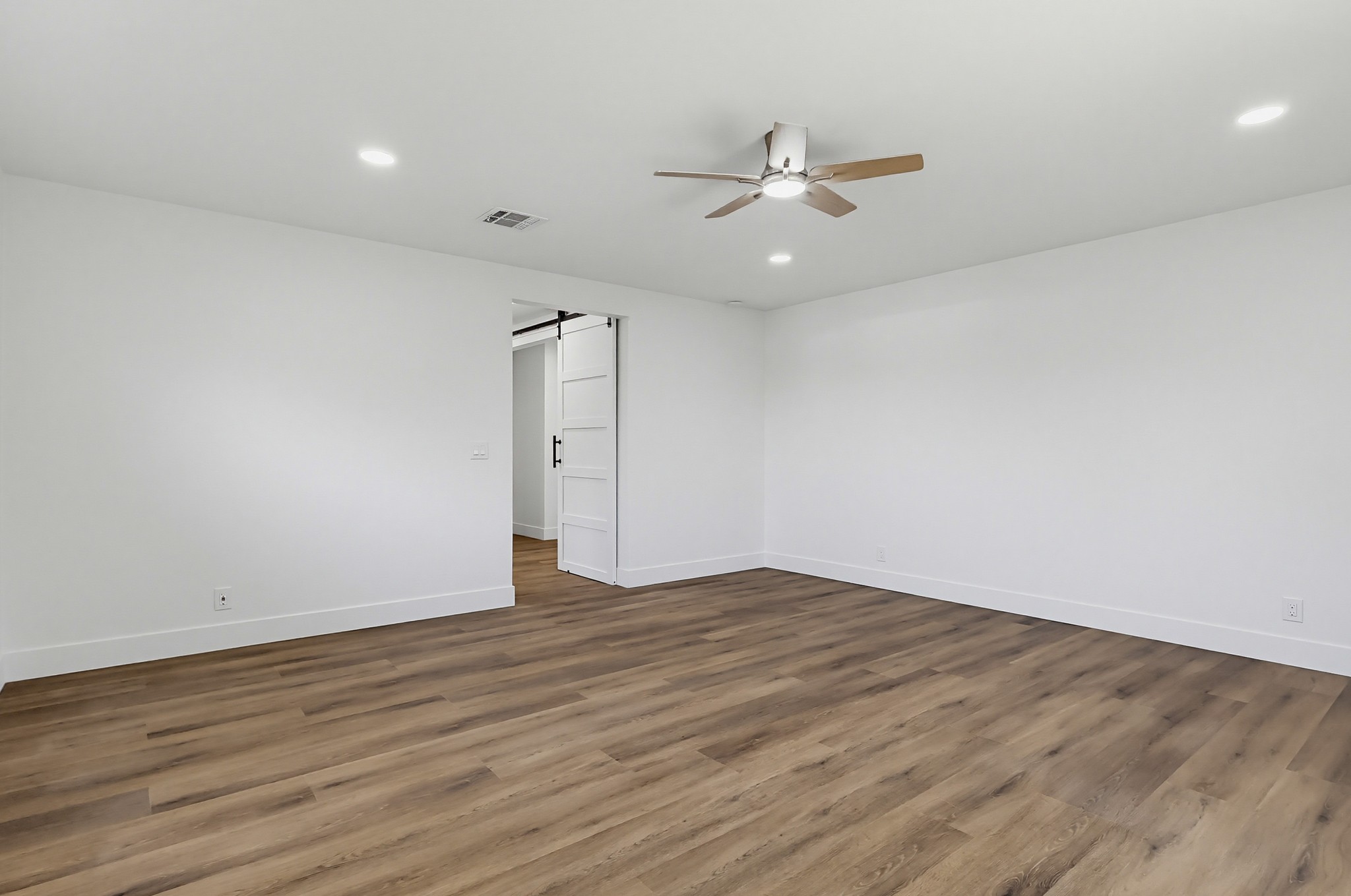 Virtual tour photo 82 of 130 for 1532 E Old Badillo St