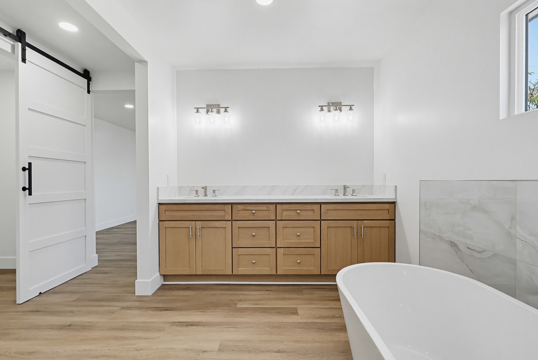 Virtual tour photo 90 of 130 for 1532 E Old Badillo St