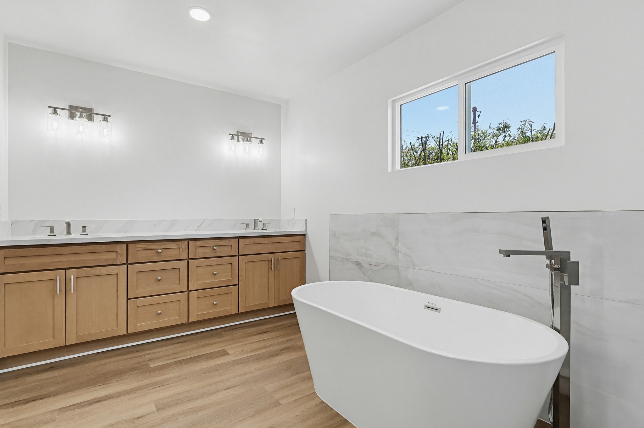 Virtual tour photo 92 of 130 for 1532 E Old Badillo St
