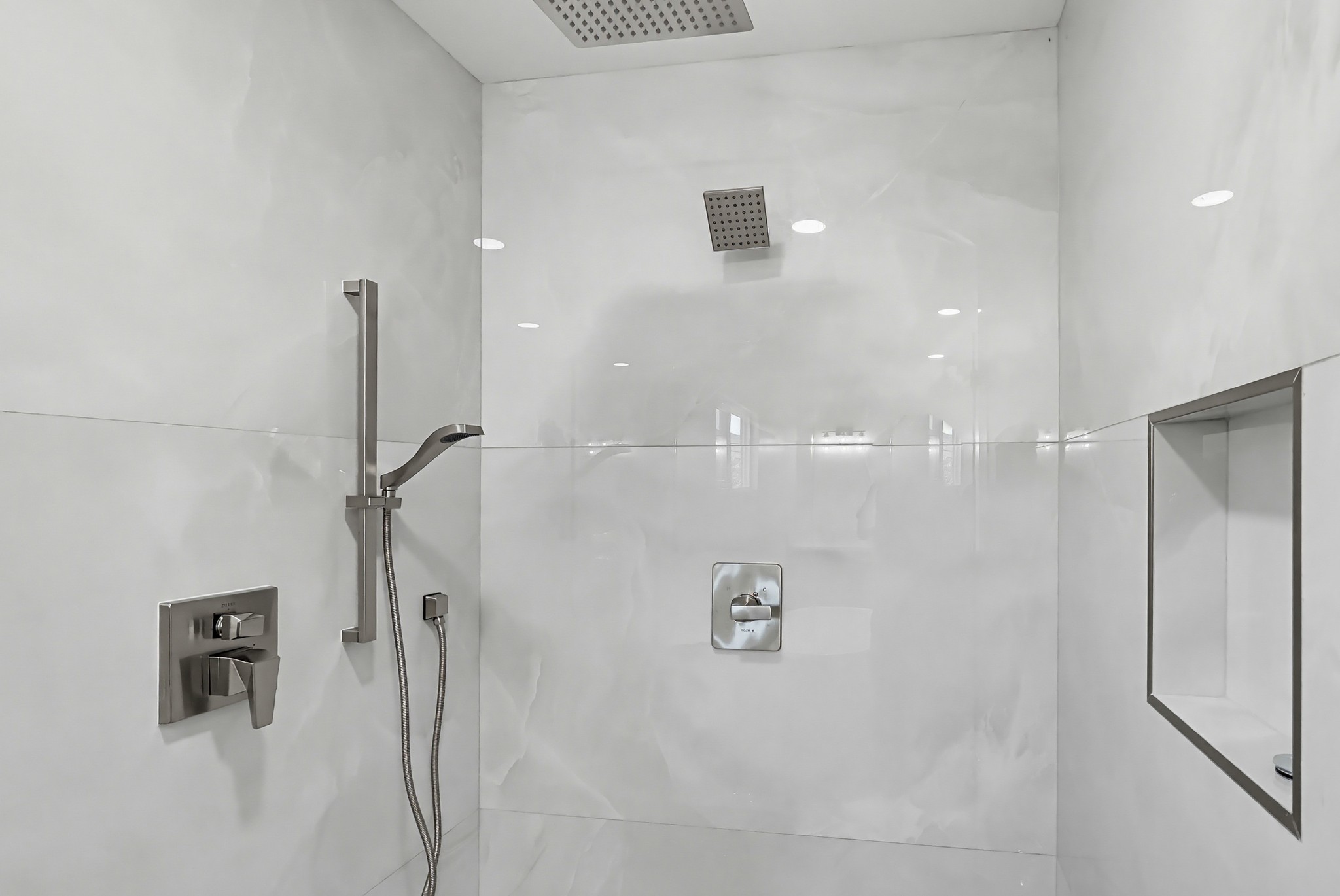 Virtual tour photo 96 of 130 for 1532 E Old Badillo St