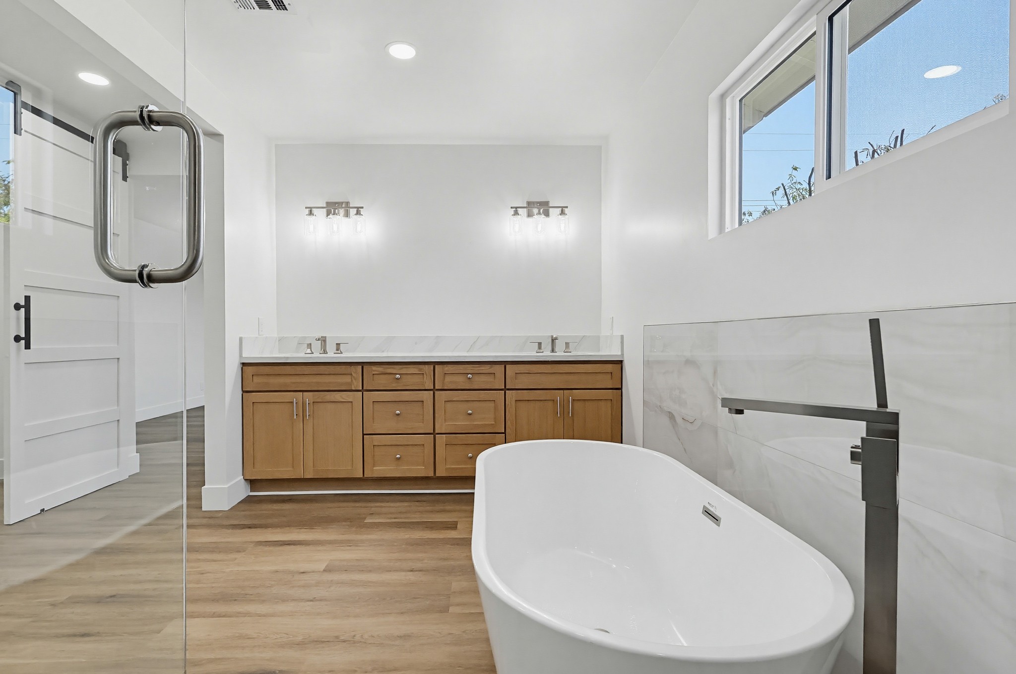 Virtual tour photo 100 of 130 for 1532 E Old Badillo St